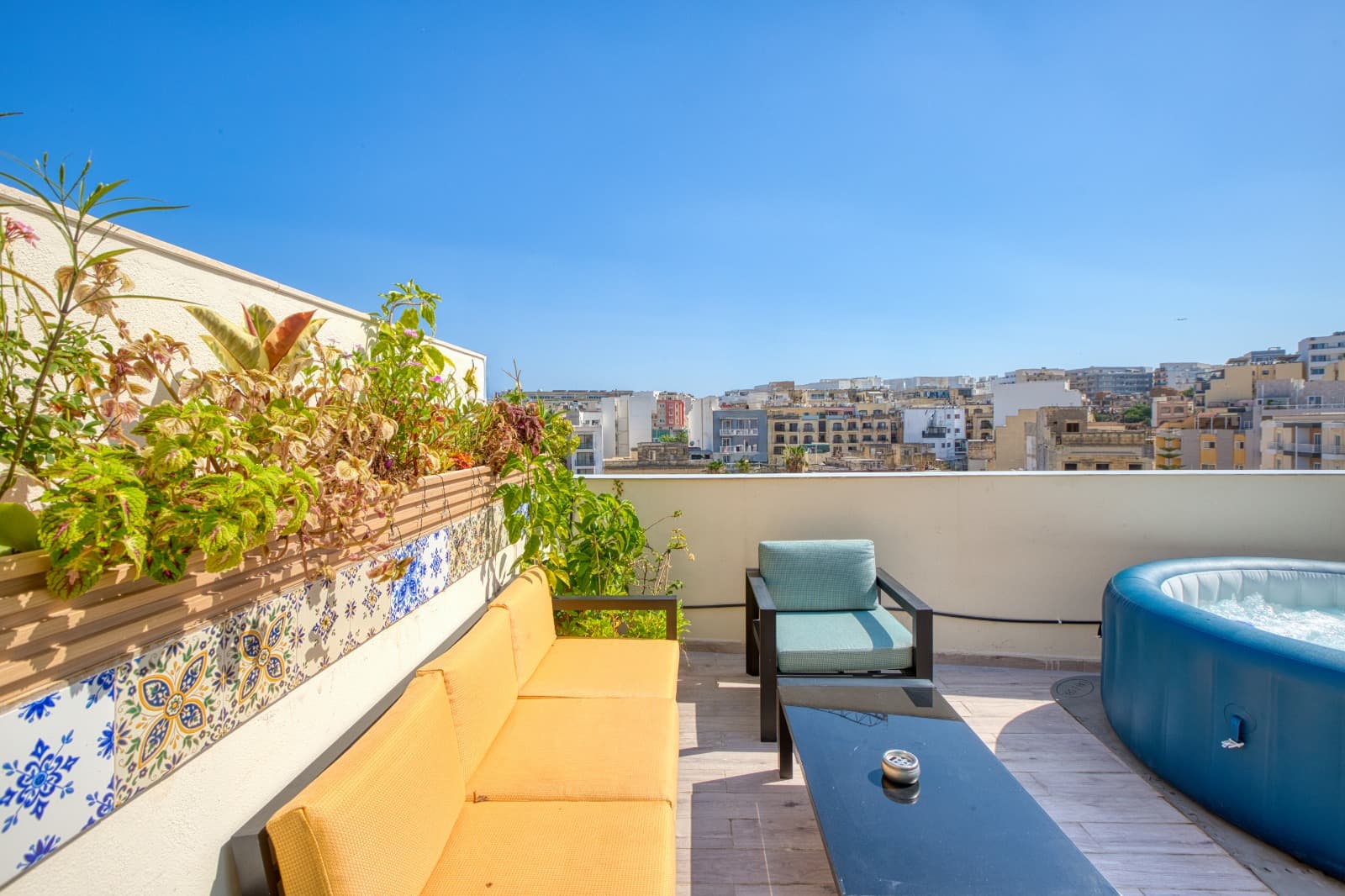 Penthouse in Msida - Photo 1 of 31