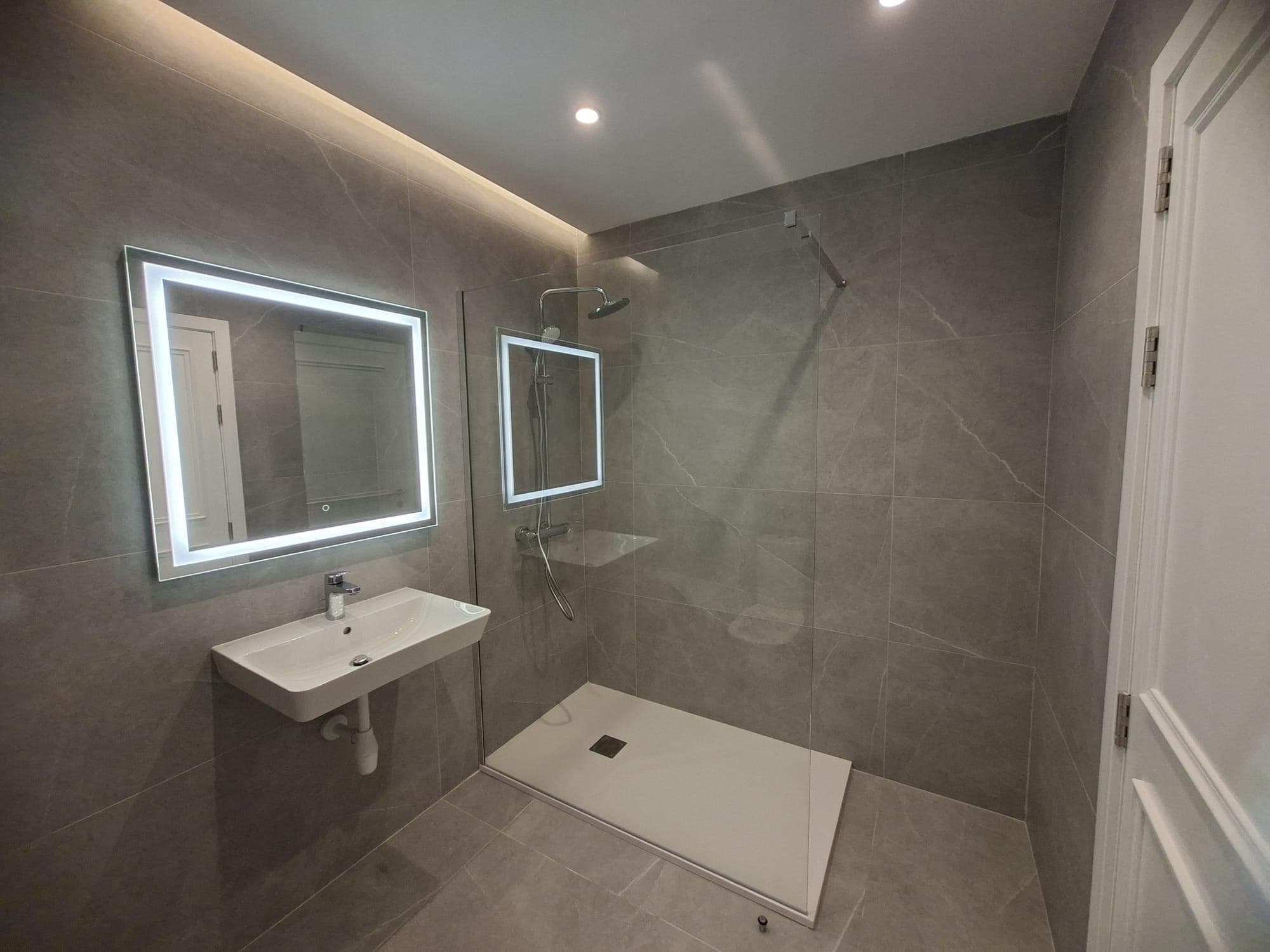 Two Bedroom Apartment with Seaview in Bugibba  - thumbnail 13