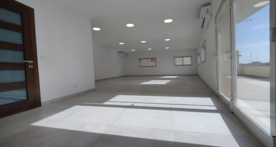 Office in Swatar - Photo 1 of 1