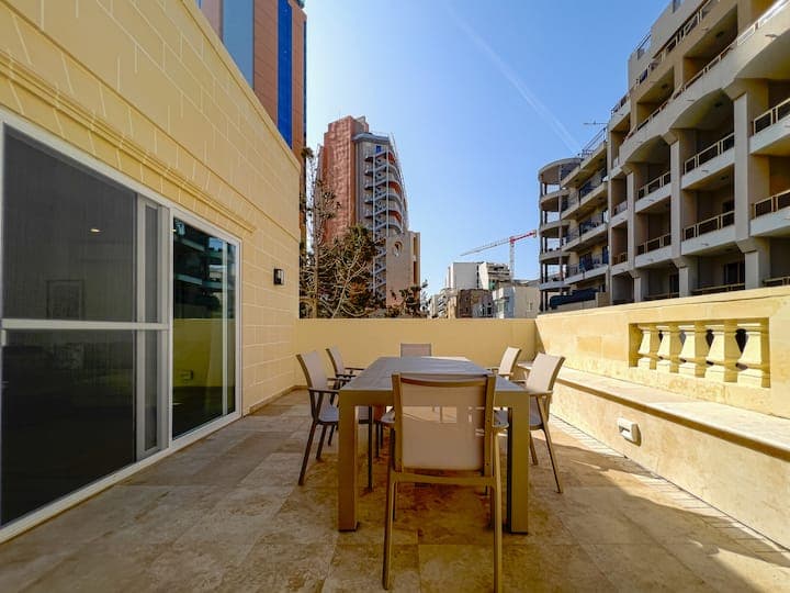Penthouse in St. Julians - thumbnail 2