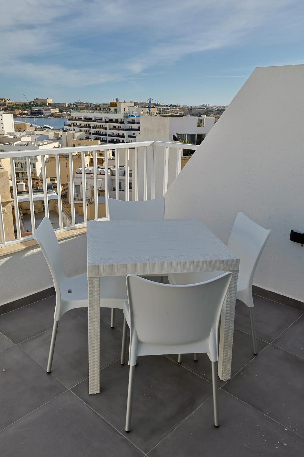 Penthouse in Gzira - thumbnail 2
