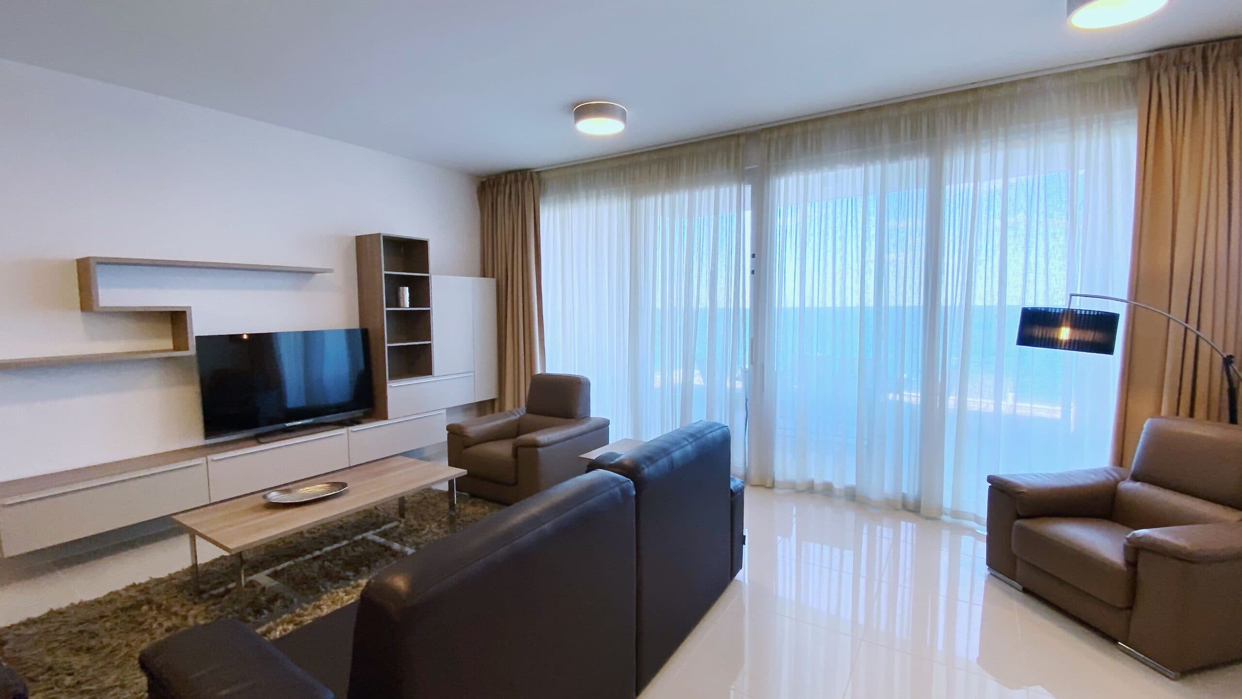 Apartment on the Sliema Seafront - thumbnail 6
