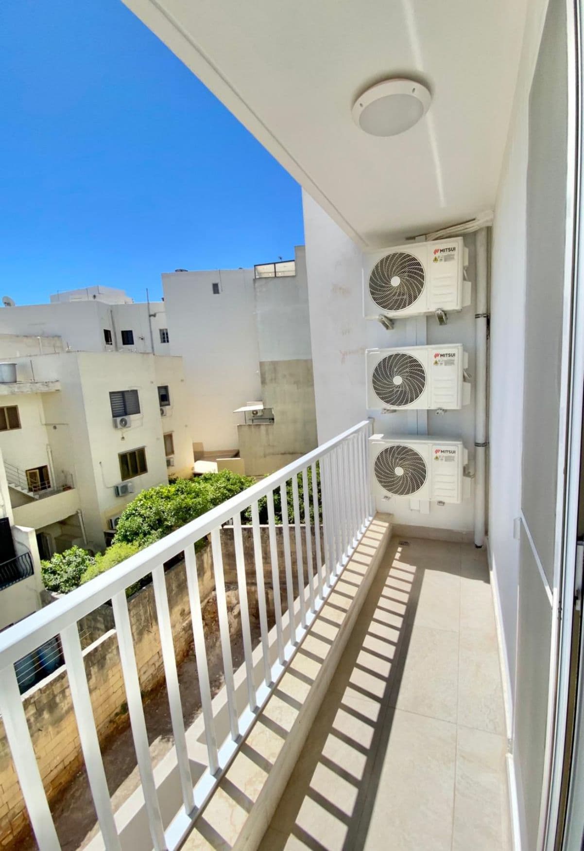 Three bedroom Apartment with a Large Terrace in Msida - thumbnail 3