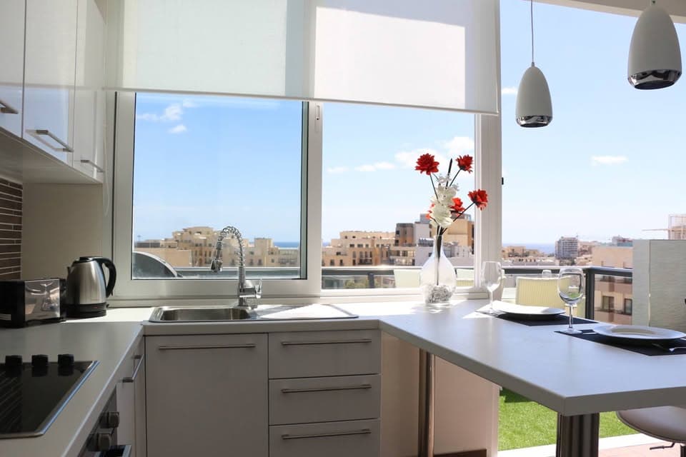 Penthouse in St Julians - thumbnail 2