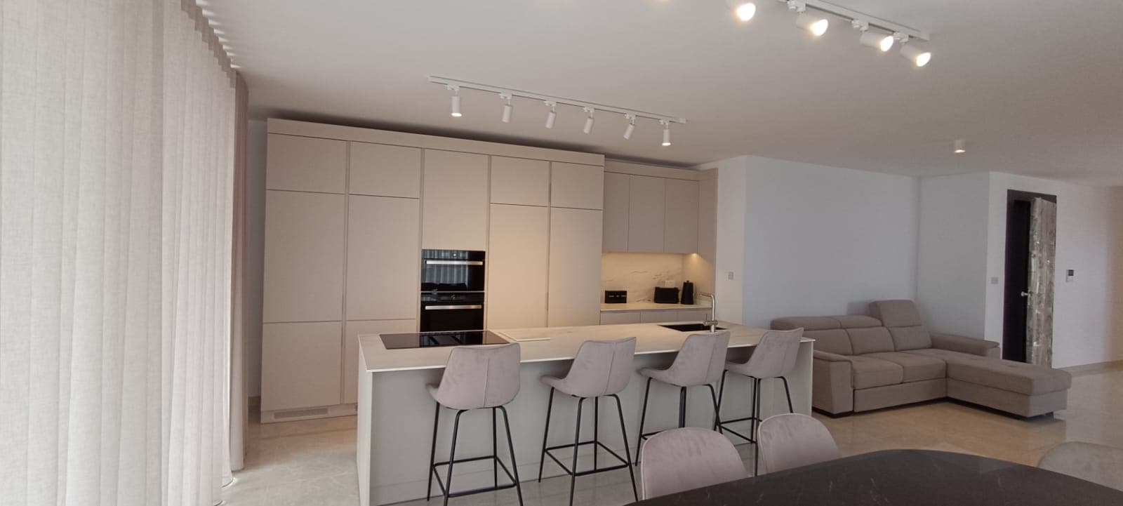 Three Bedroom Apartment with Large Terrace and Seaviews in Qawra - thumbnail 4