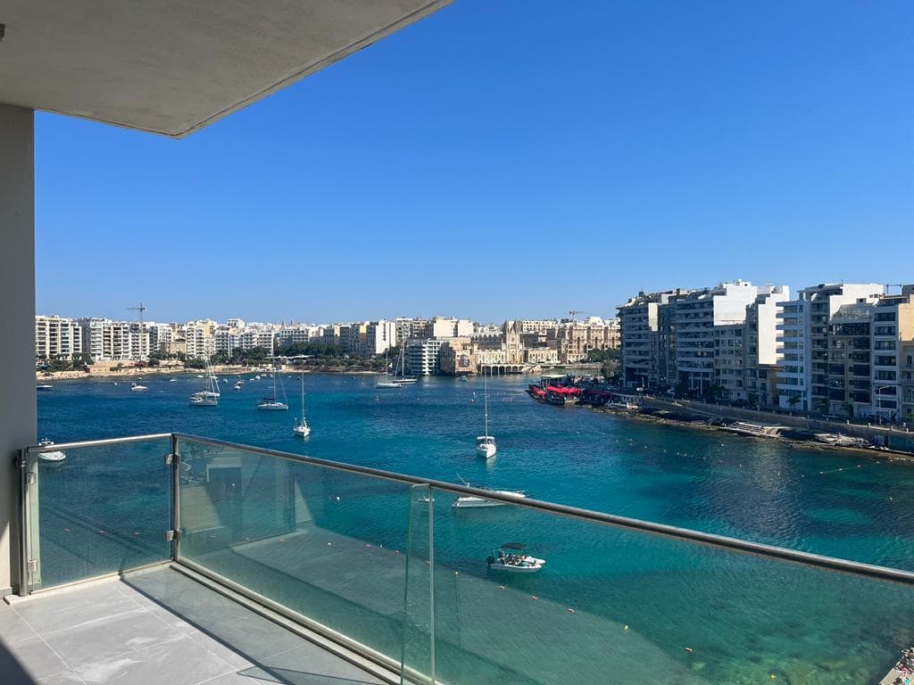 Apartment in St Julians - Photo 1 of 11