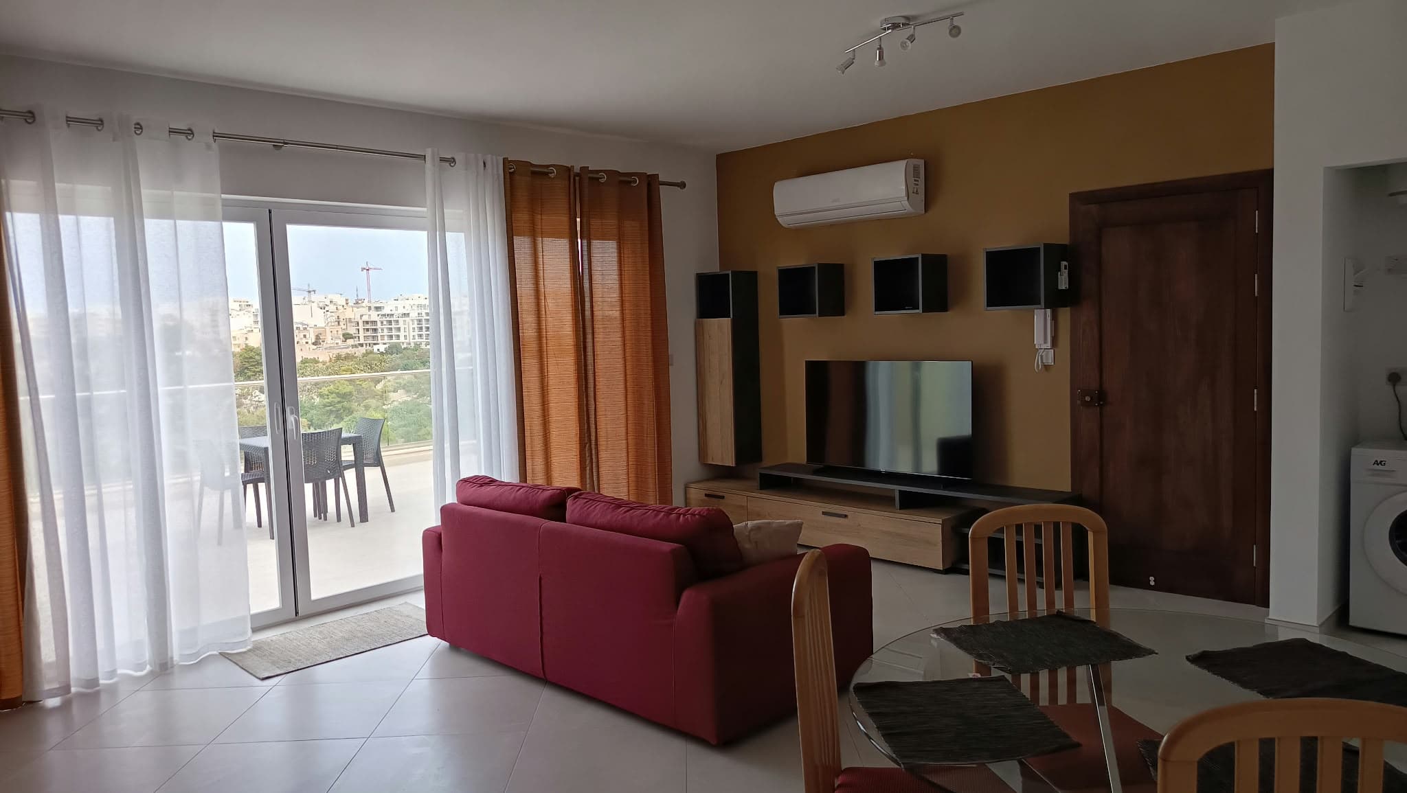 Two Bedroom Penthouse with Terraces in Mosta - thumbnail 4