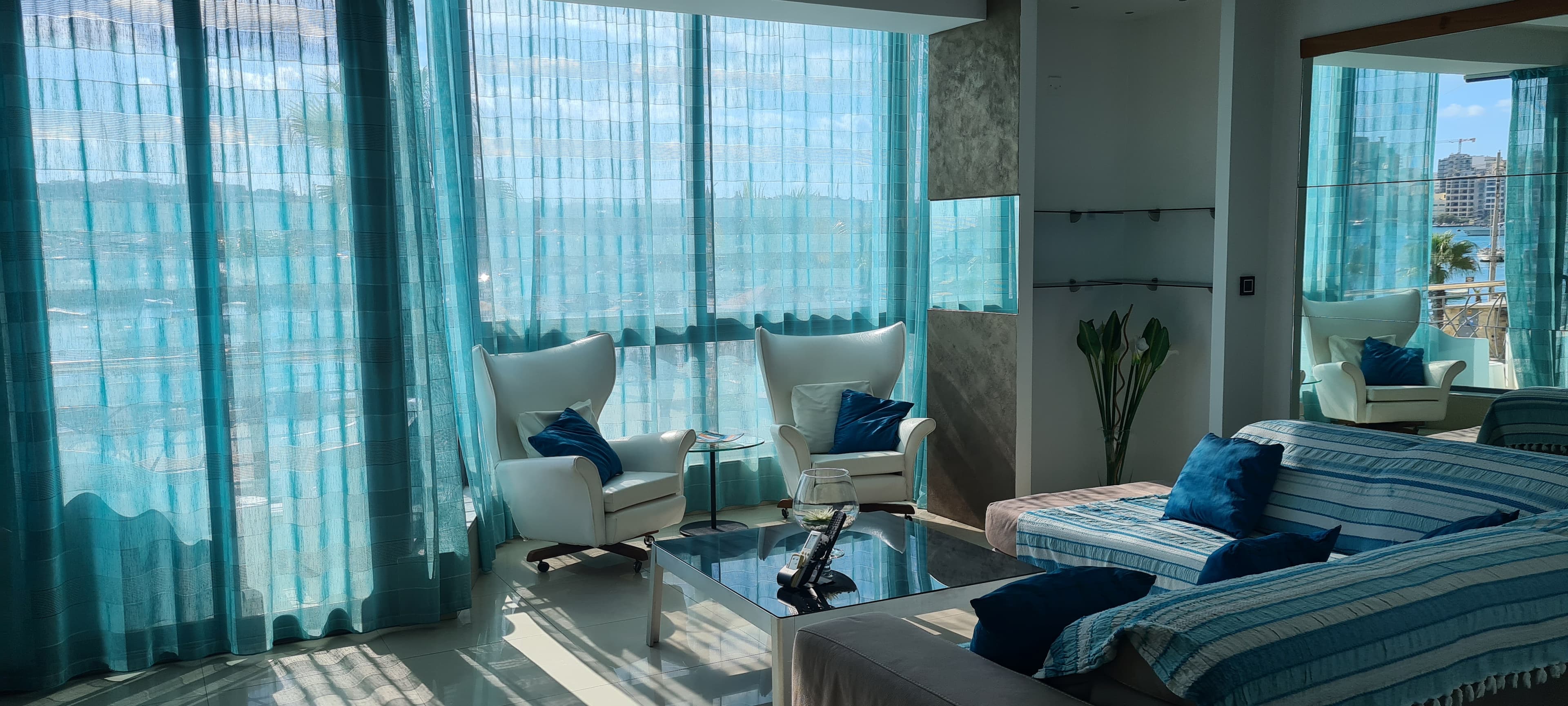 Two Bedroom Apartment with Seaviews in Gzira - thumbnail 3