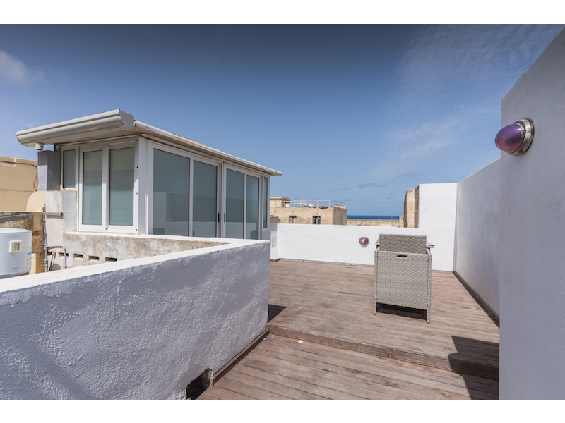 One Bedroom Apartment with Roof Terrace in Valletta  - thumbnail 9