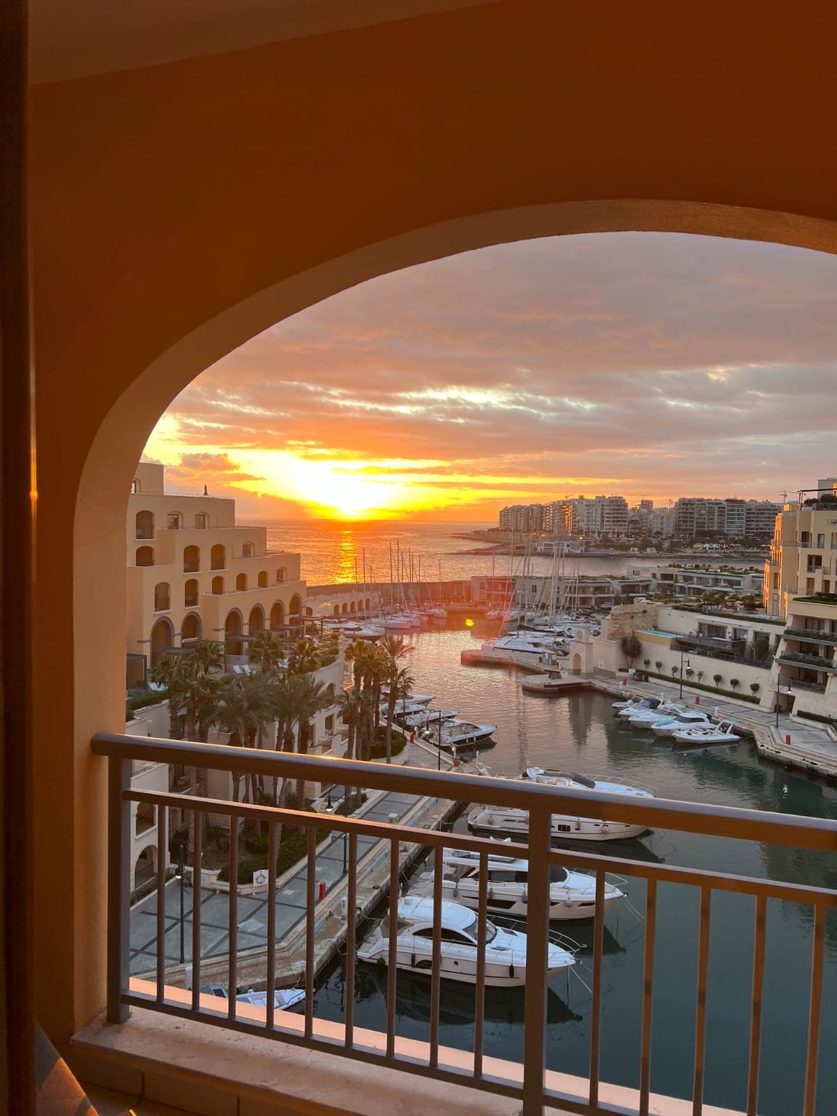 Apartment facing the Marina in Portomaso - thumbnail 29