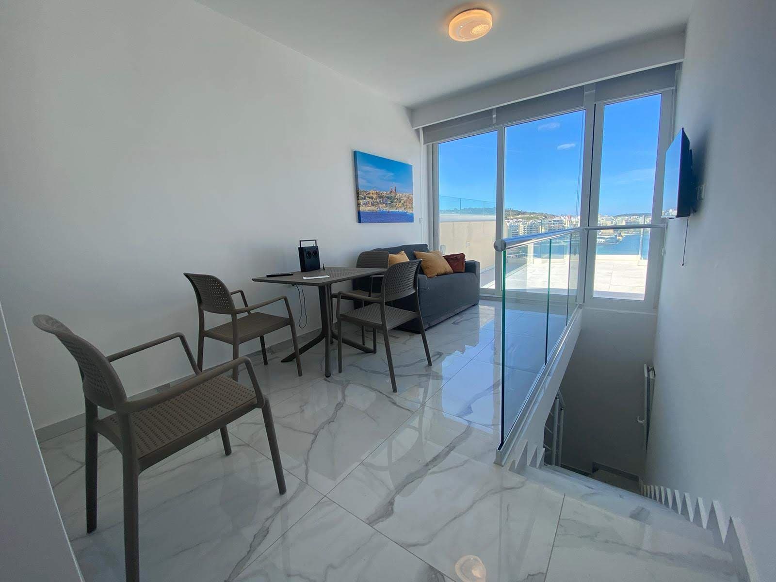Penthouse in St. Pauls Bay - thumbnail 13