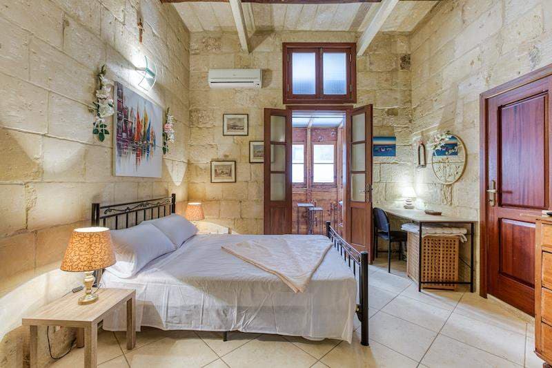 Townhouse in Valletta - thumbnail 14