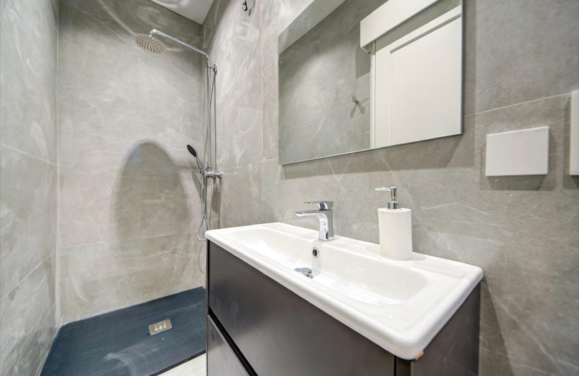 Two Bedroom Maisonette with a Walk-in Wardrobe in Birkirkara  - thumbnail 26