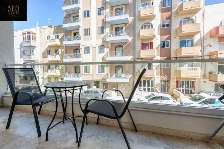 Apartment in Qawra - thumbnail 2