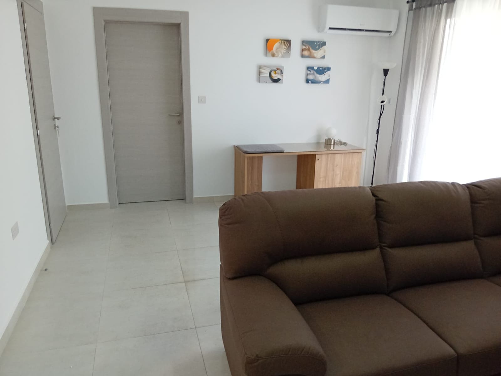 Three Bedroom Apartment with a Balcony in Gzira - thumbnail 3
