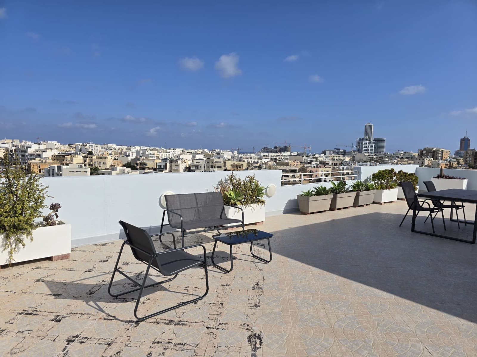 Penthouse in St Julians - Photo 1 of 27