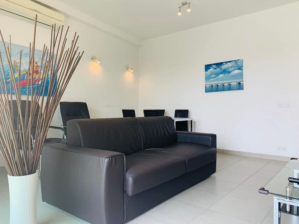 Apartment in St. Julians - thumbnail 2