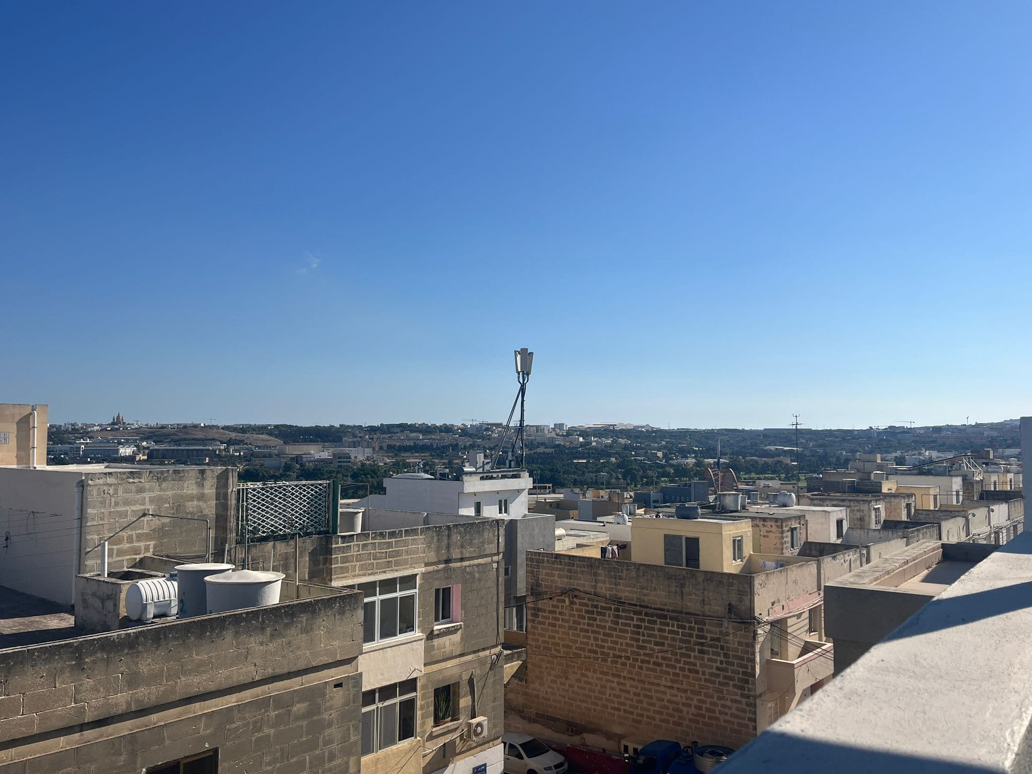 Two Bedroom Corner Penthouse with Large Terrace in Marsa - thumbnail 11