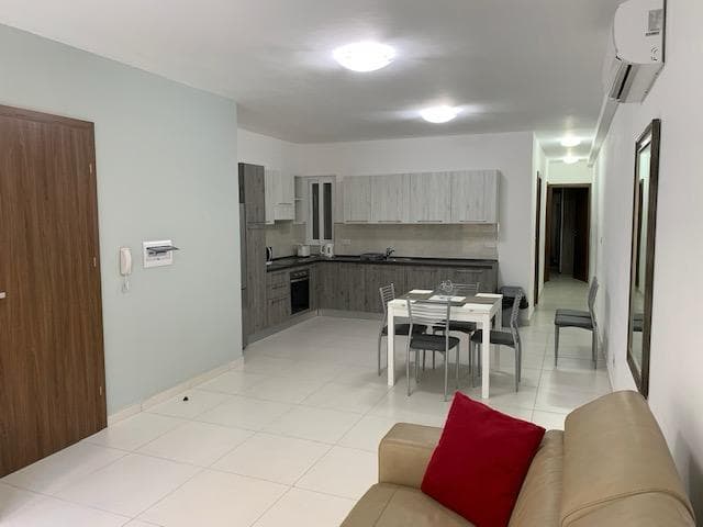 Apartment in St. Julians - thumbnail 2