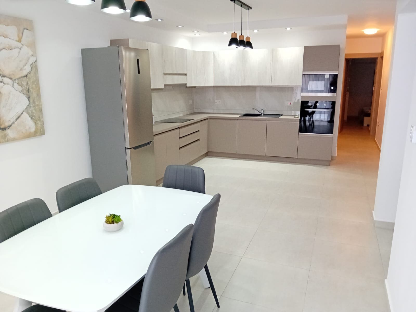 Three Bedroom Apartment with a Balcony in Gzira - thumbnail 4