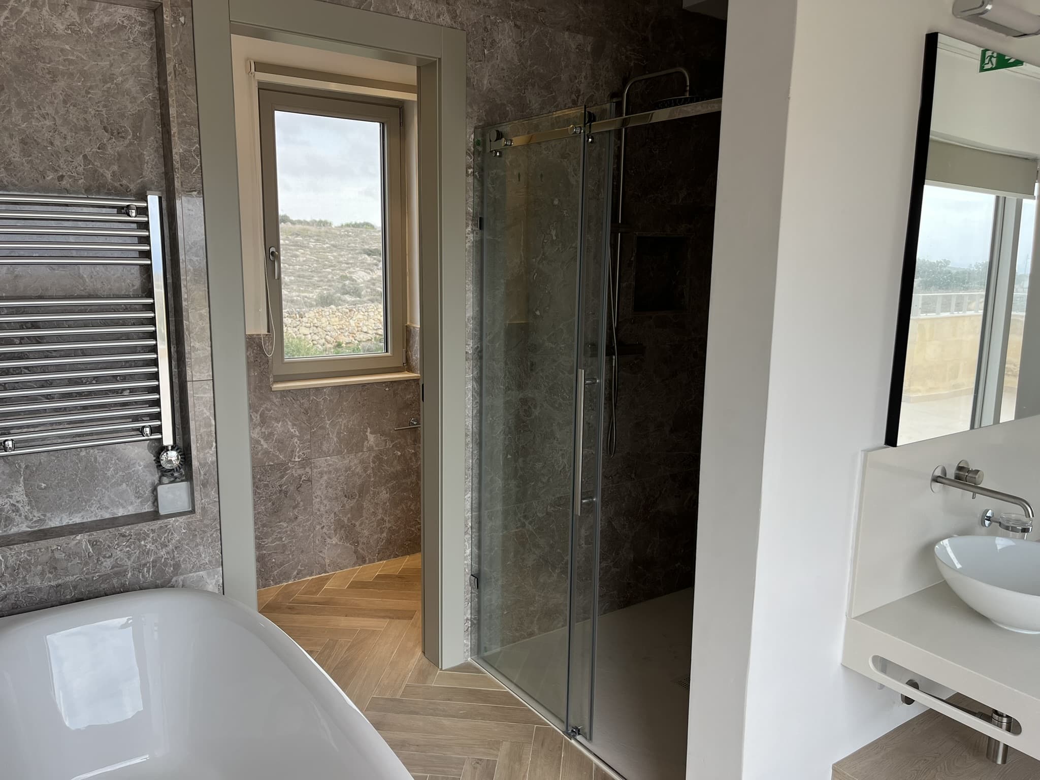 Fully Detached & Exclusive Villa with infinity Pool and Seaview's in Mgarr - thumbnail 10