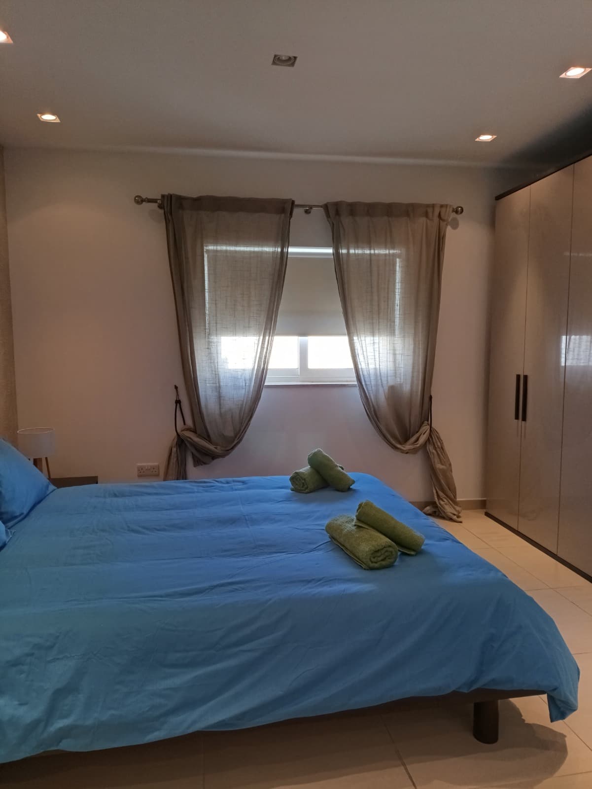 Three Bedroom Seafront Apartment with Private Balconies in St. Paul's Bay - thumbnail 12
