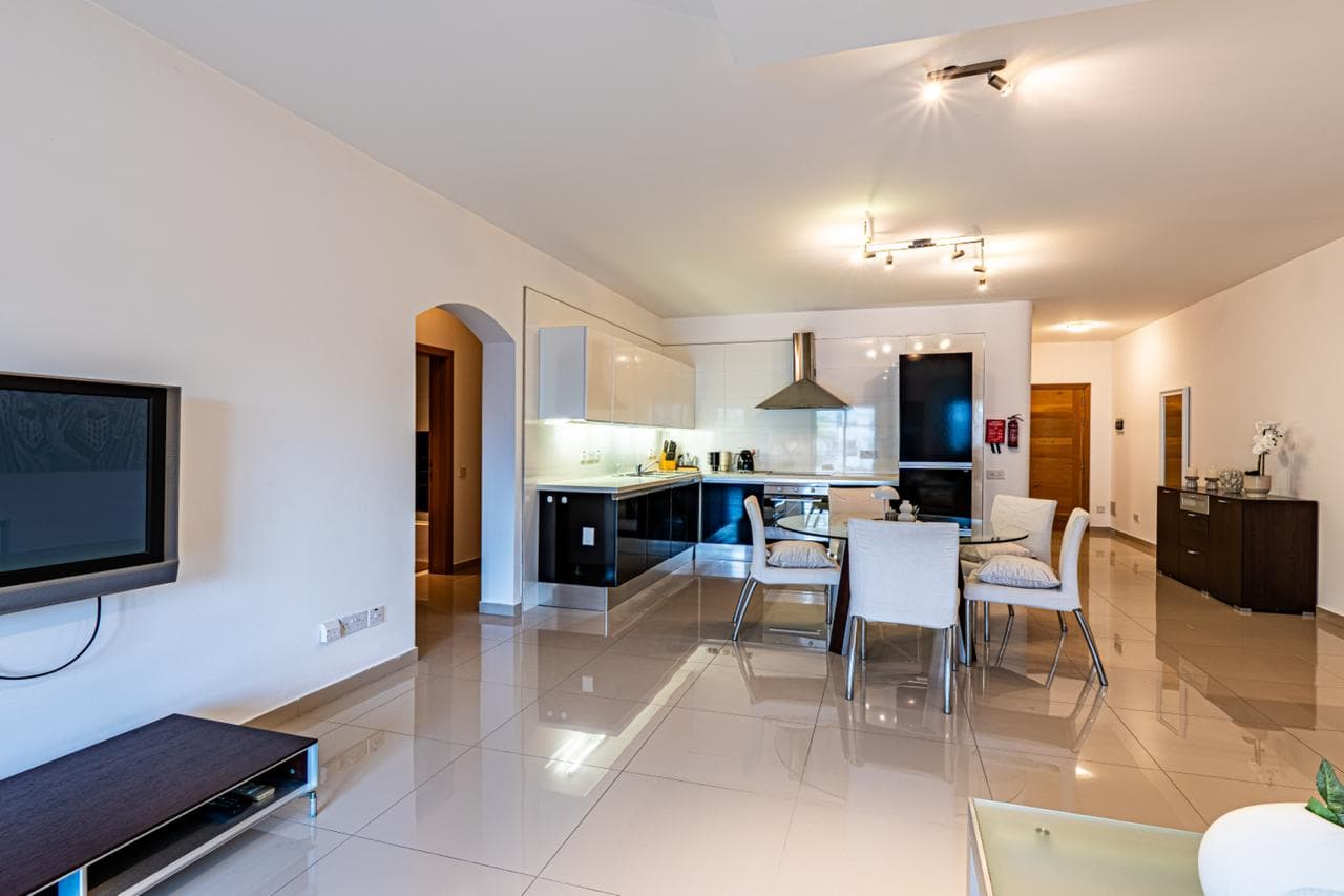 Three Bedroom Modern Apartment in Swieqi - thumbnail 7