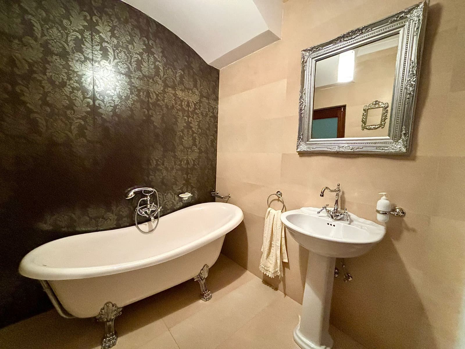 Apartment in St. Julians - thumbnail 2
