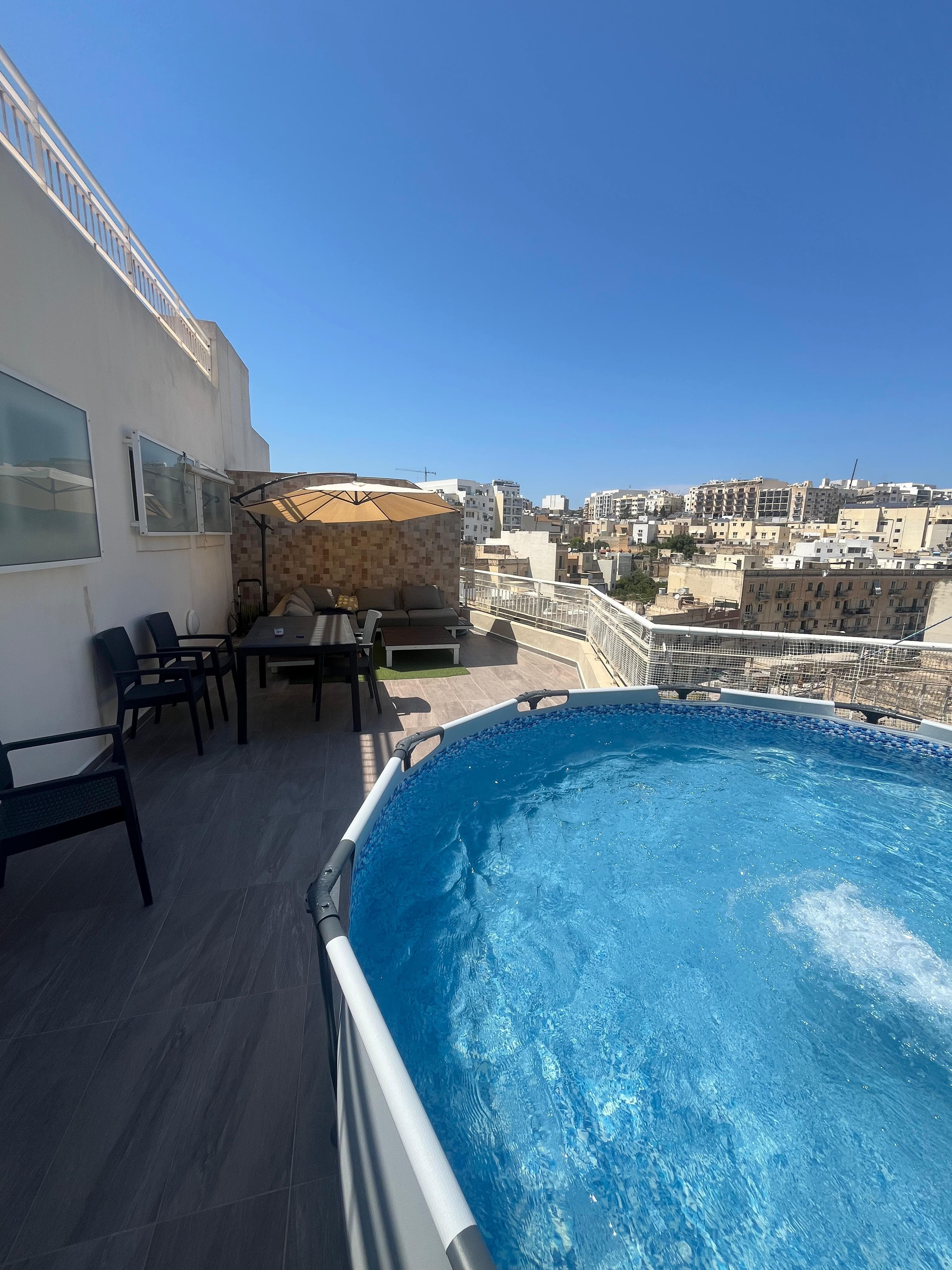 Penthouse in Msida - Photo 1 of 11