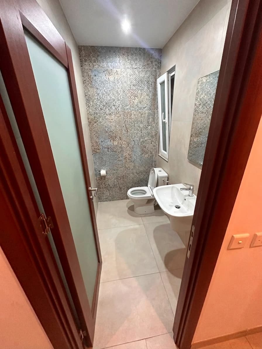 Seafront Apartment in Sliema  - thumbnail 12