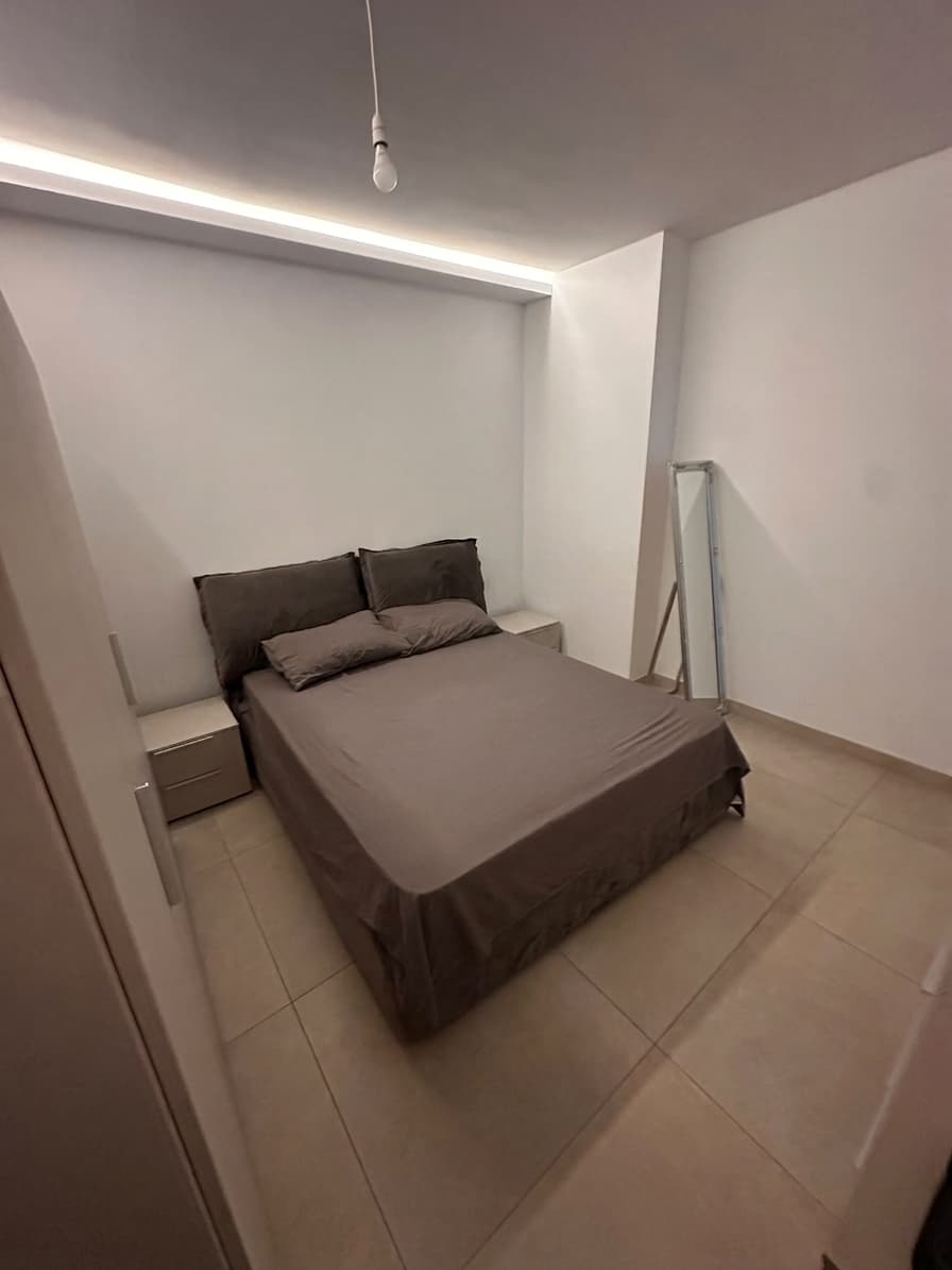 Seafront Apartment in Sliema  - thumbnail 4