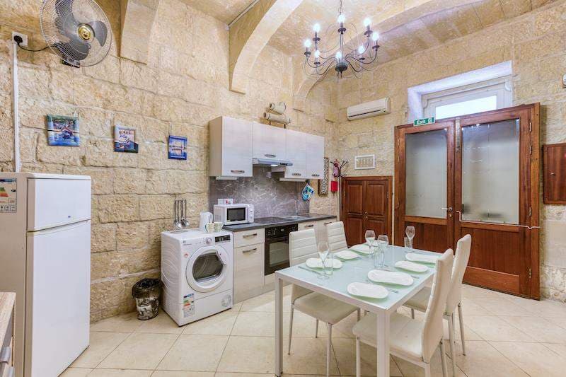 Townhouse in Valletta - thumbnail 10