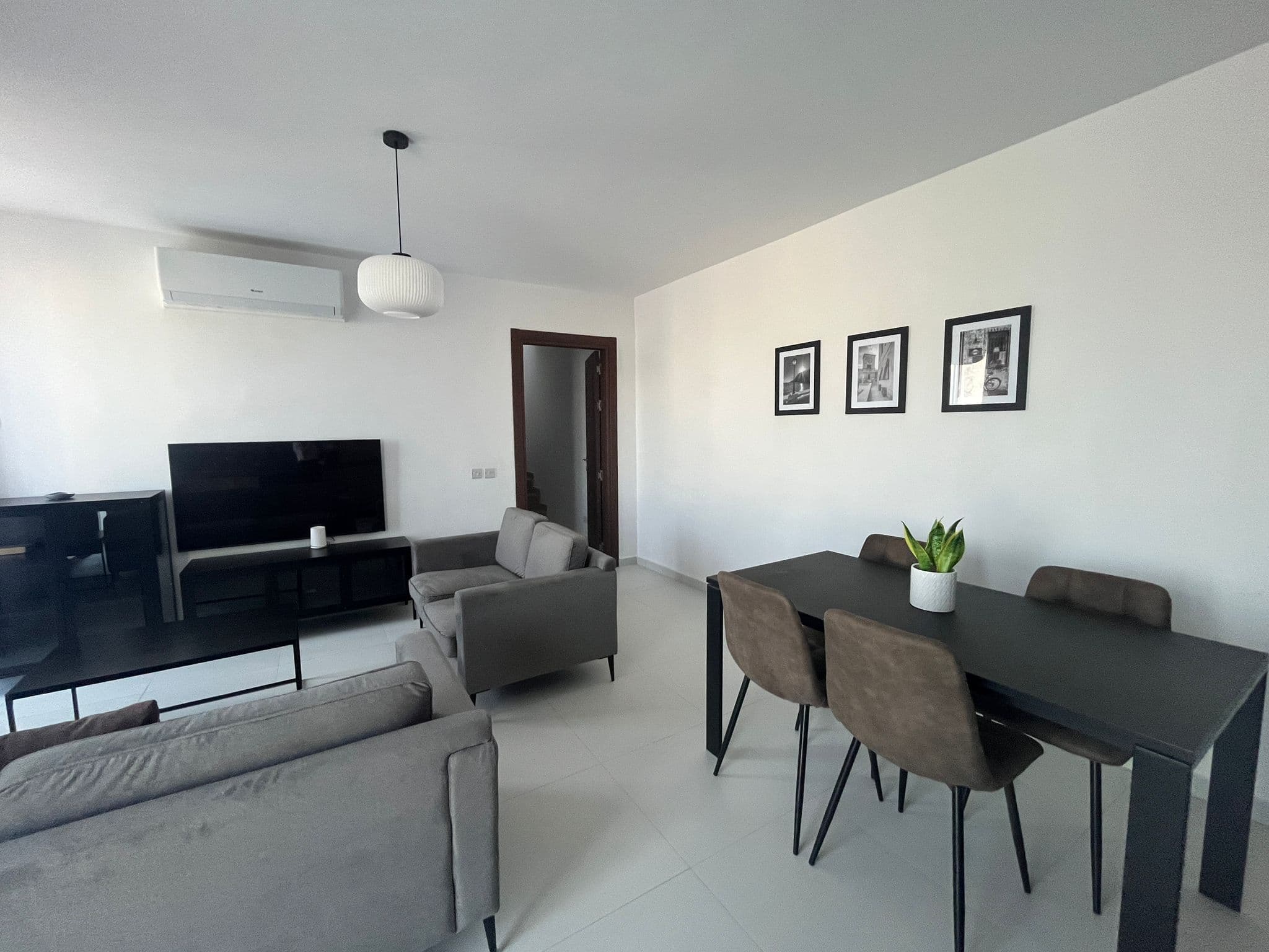 Two Bedroom Corner Penthouse with Large Terrace in Marsa - thumbnail 4