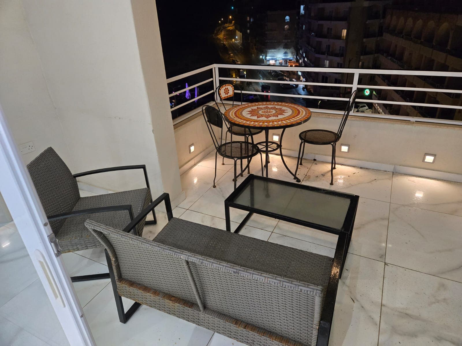 A Three bedroom with a terrace facing the seafront in central Sliema - thumbnail 18