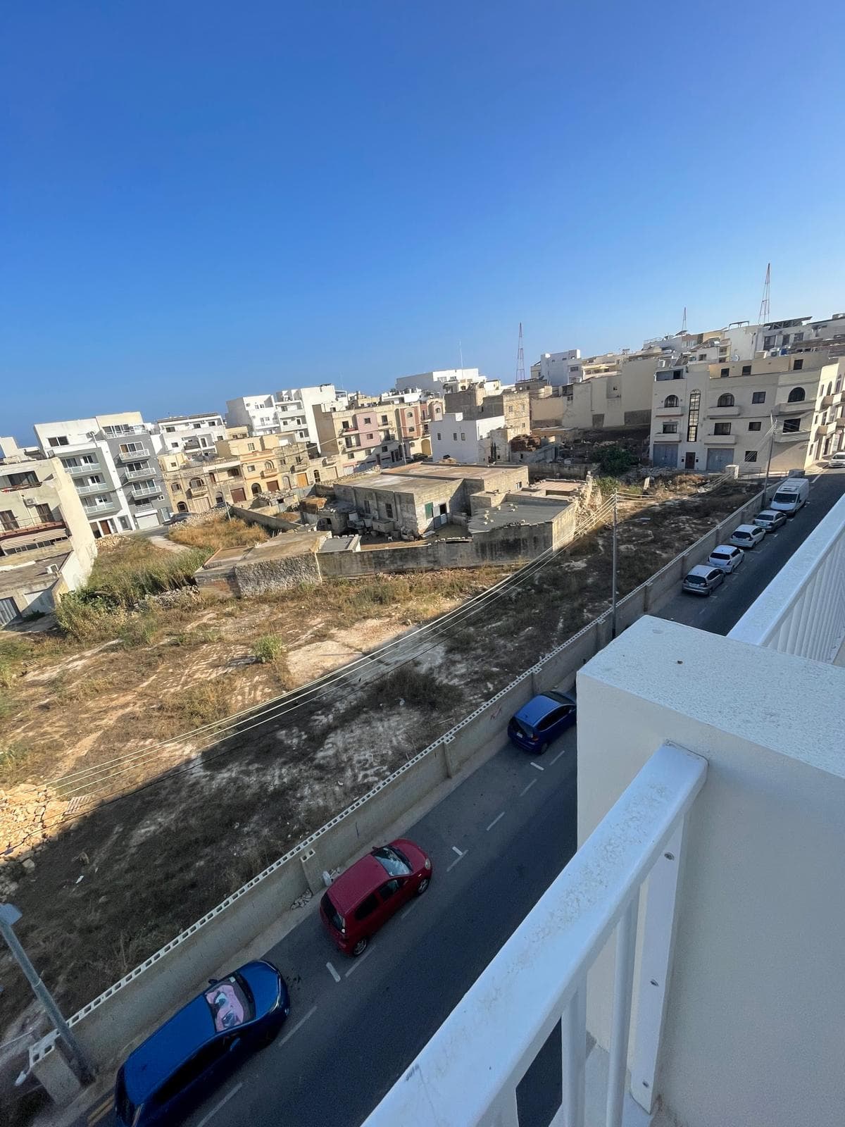 Three Bedroom Penthouse with Large Terrace in Zurrieq - thumbnail 2