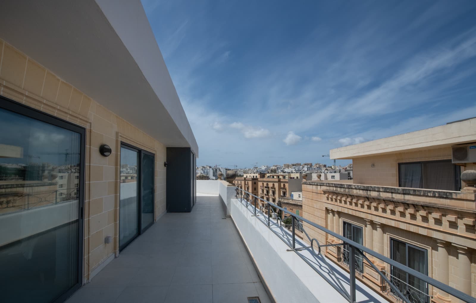Two Bedroom Penthouse with Jacuzzi in Sliema  - thumbnail 2