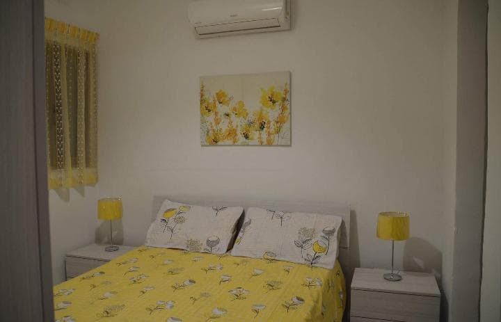 Two Bedroom Apartment with Seaview in St Julians  - thumbnail 9