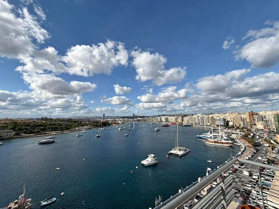 Penthouse in Sliema - Photo 1 of 13