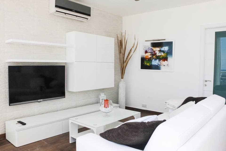 Penthouse in St Julians - thumbnail 3