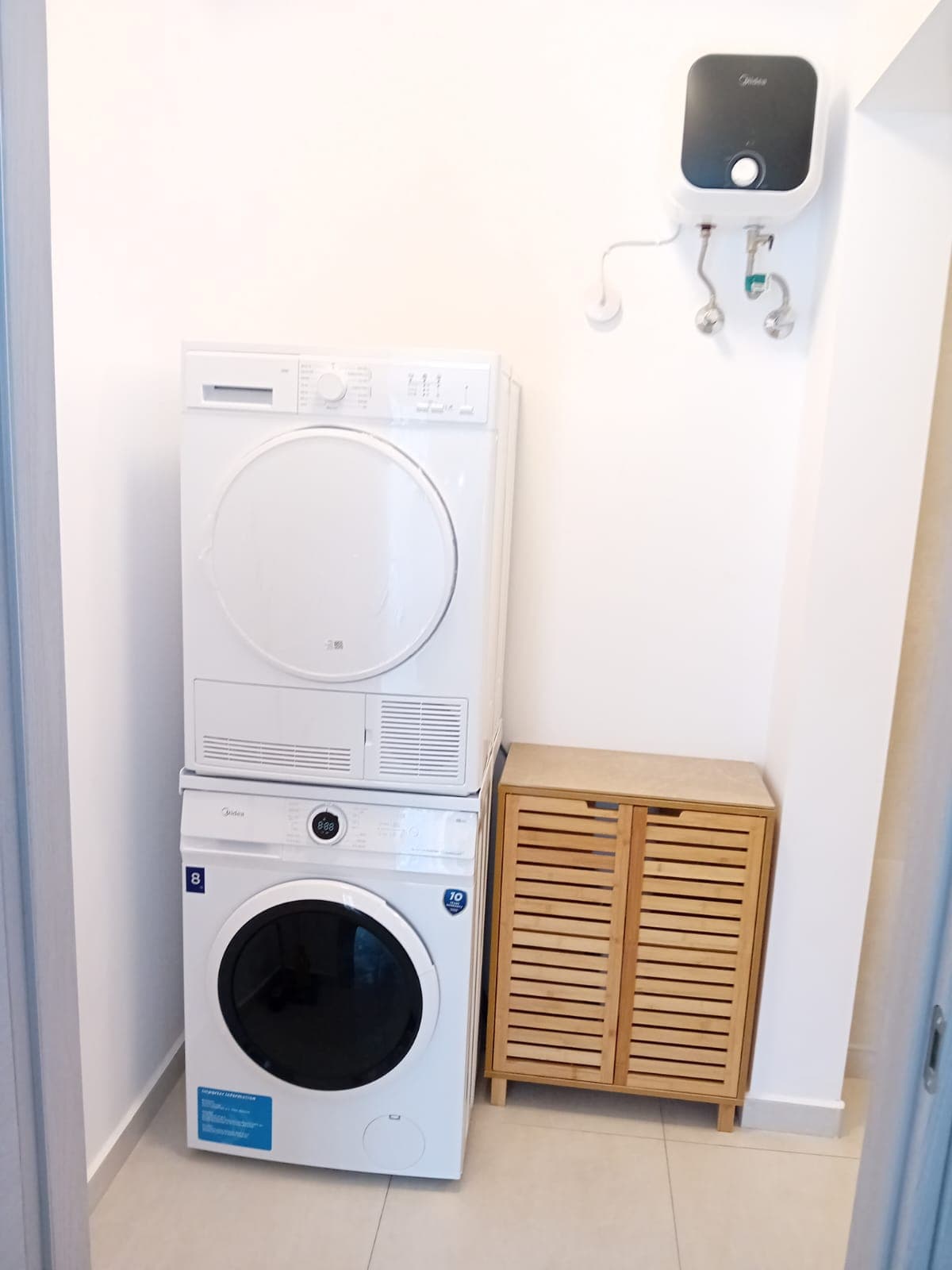 Three Bedroom Apartment with a Balcony in Gzira - thumbnail 9