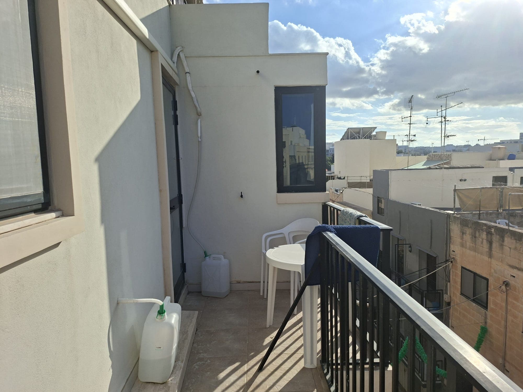 One Bedroom Modern Apartment with Balcony in St Julians - thumbnail 5