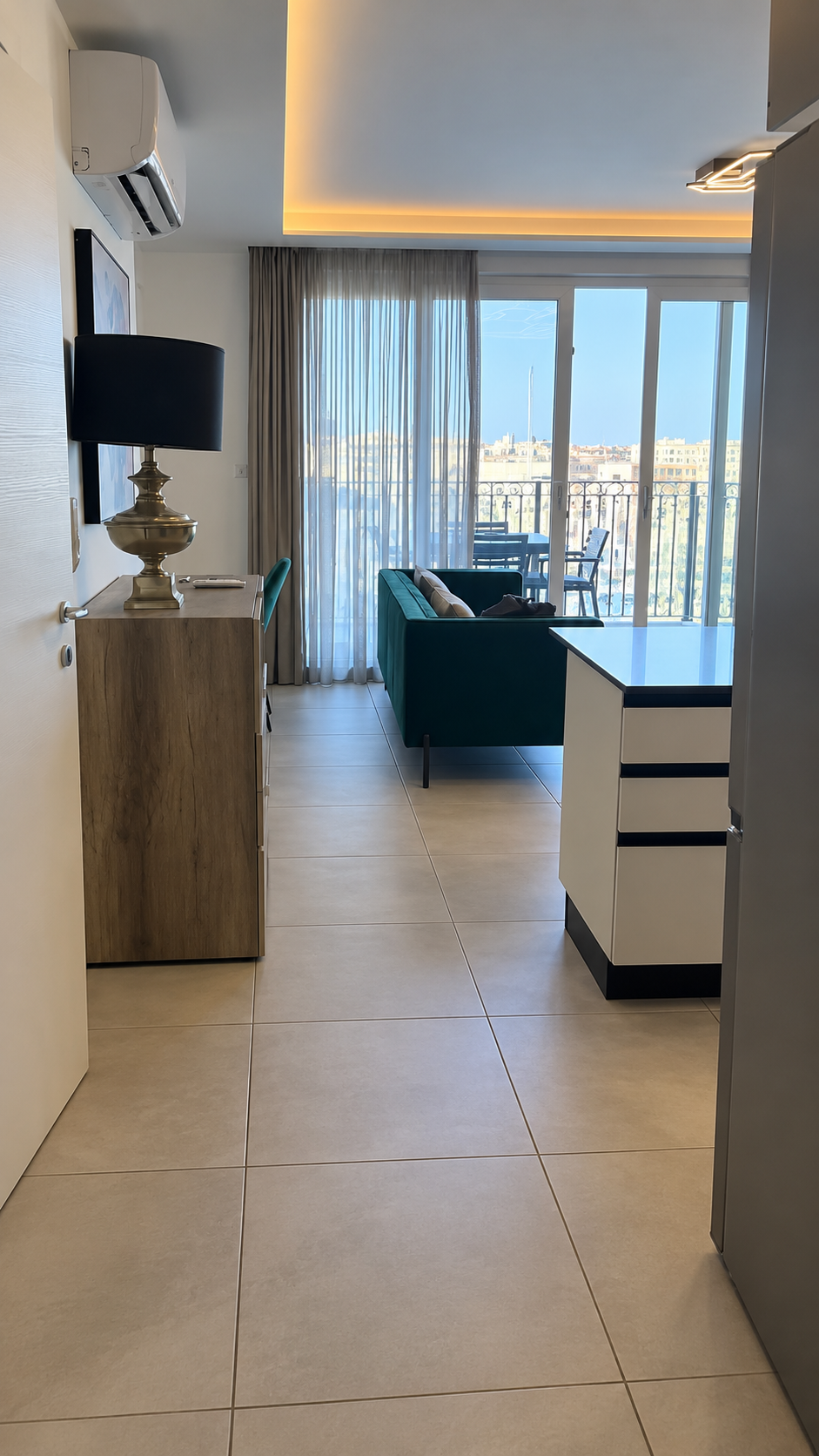 Two Bedroom Seafront Apartment with a Large Terrace in Pieta - thumbnail 7