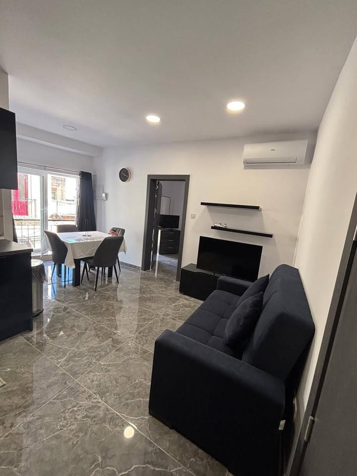One Bedroom Apartment with Seaview in Sliema - thumbnail 2