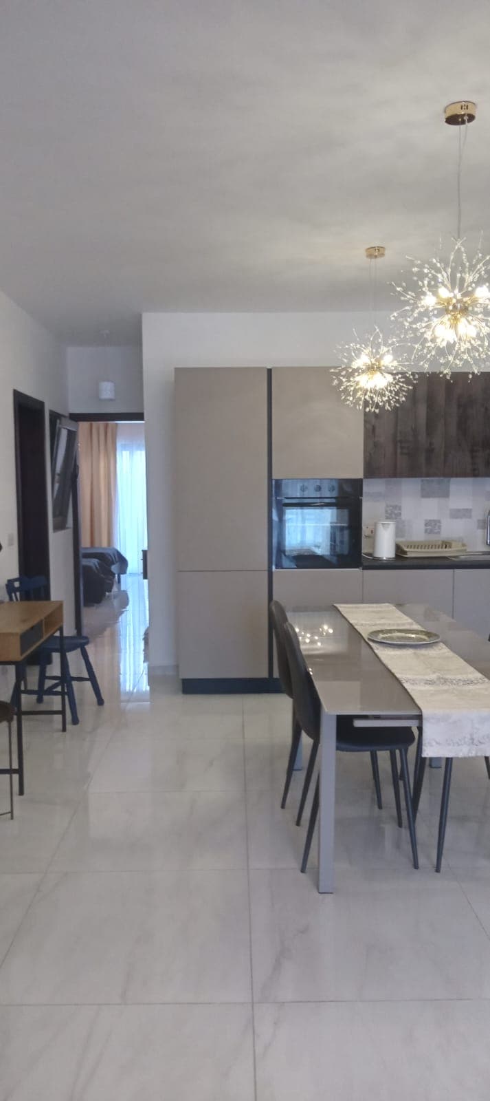 Three Bedroom Apartment with Terrace in Pembroke - thumbnail 6