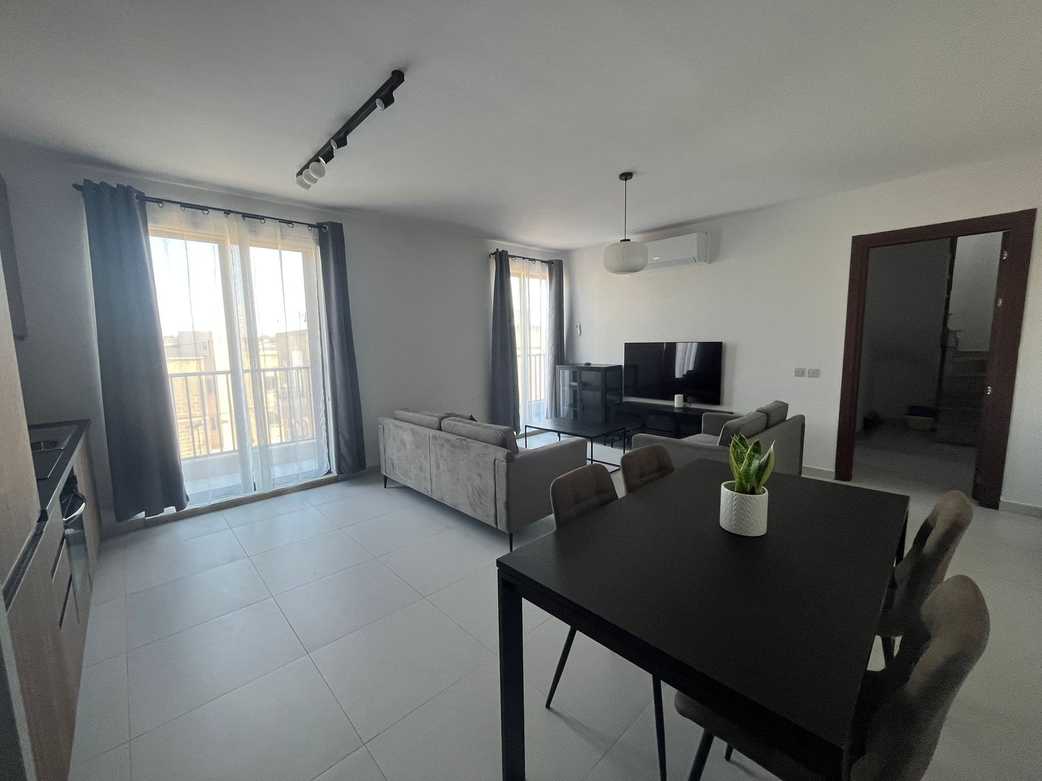 Two Bedroom Corner Penthouse with Large Terrace in Marsa - thumbnail 9