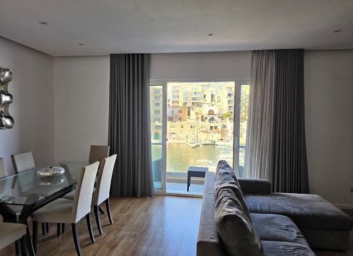 Two Bedroom Apartment with Seaview in St Julians  - thumbnail 7