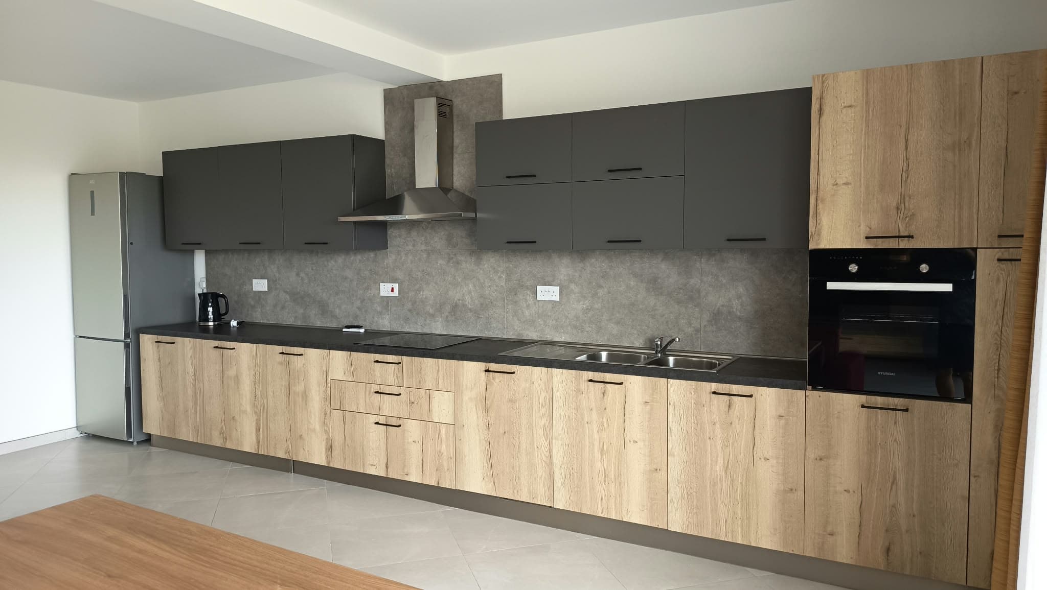 Three Bedroom Apartment with a Large Terrace and Valley Views in Mosta - thumbnail 8