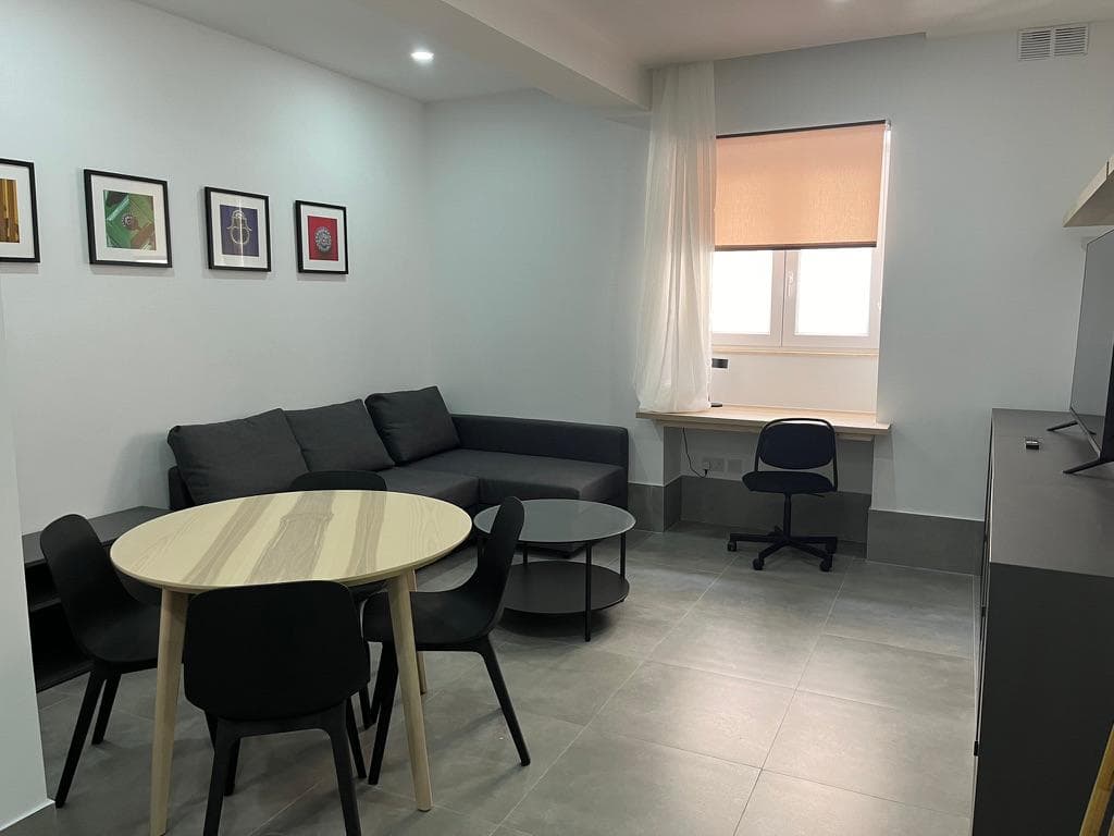 Apartment in Ta Xbiex - Photo 1 of 8