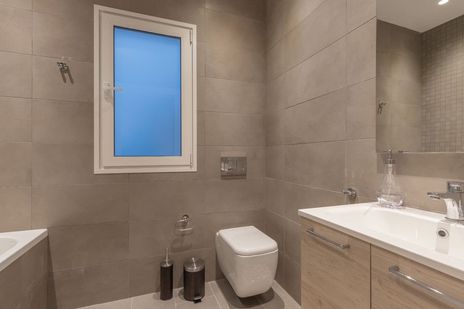 Three Bedroom Apartment with Valley Views in St Julians - thumbnail 18