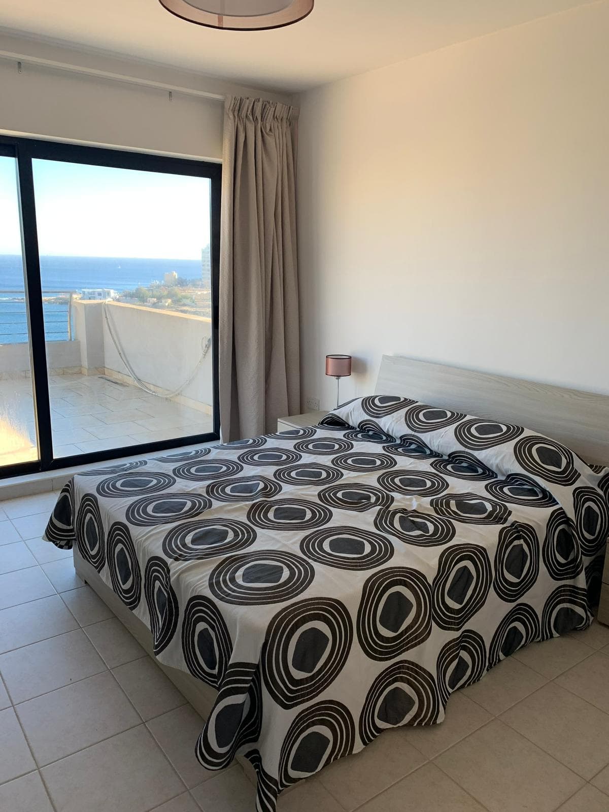 Two Bedroom Seafront Penthouse with a Large Terrace in St Julians  - thumbnail 8